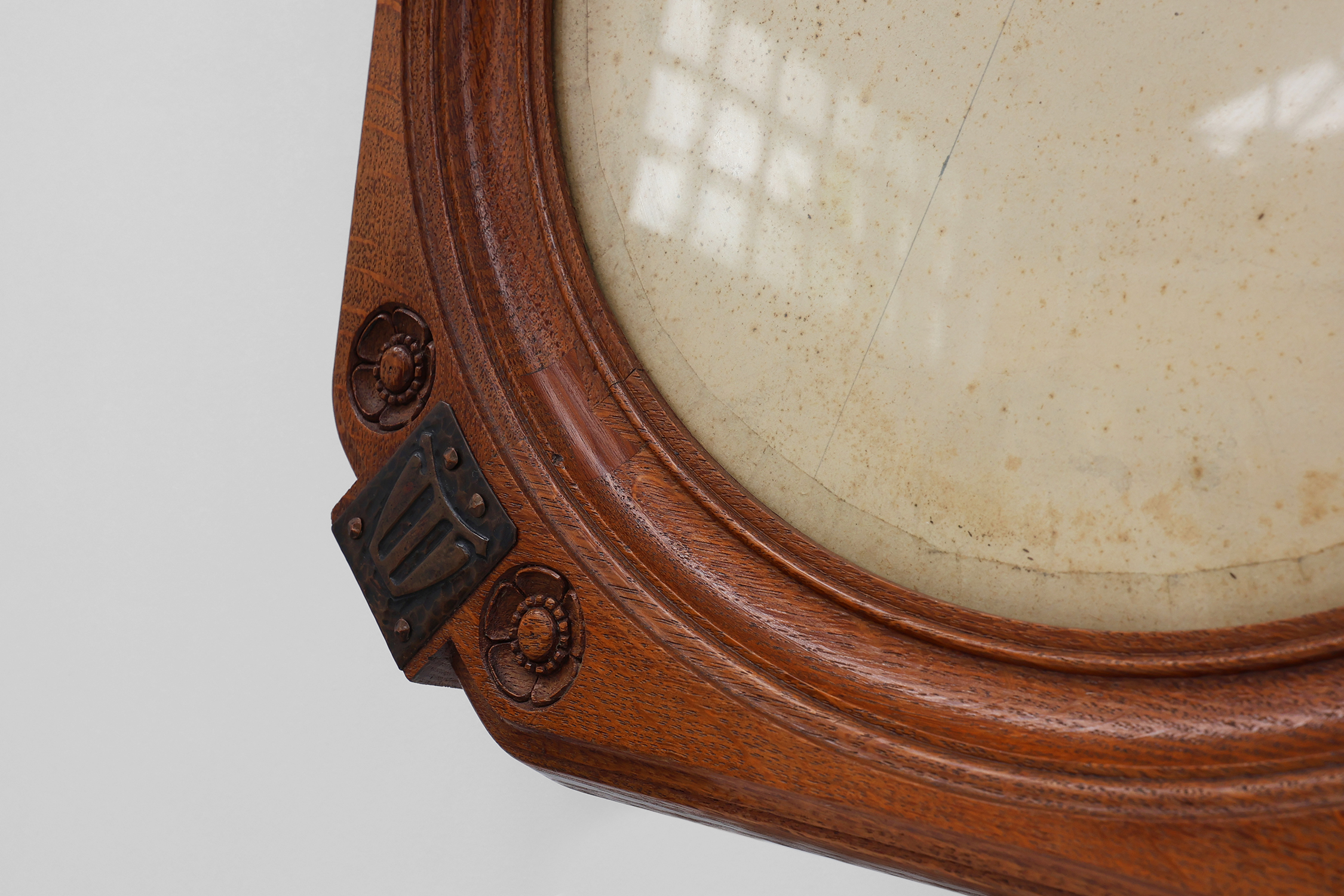 Art nouveau oak photo frame with copper decorations by Geo Verbanckthumbnail